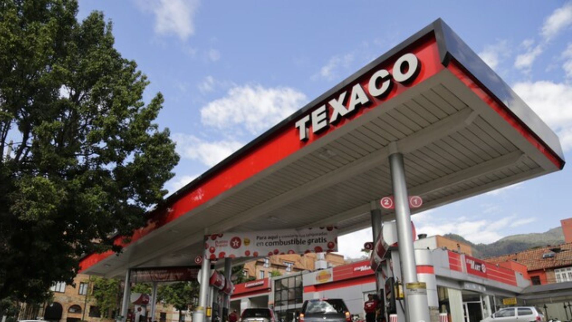 La Comisión de Regulación de Energía y Gas (Creg) informó este viernes 24 de octubre que el precio de la gasolina y el diésel en Colombia se incrementará en $100
